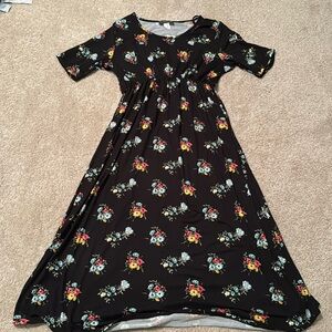 Due time midi maternity dress xlarge floral print with black background